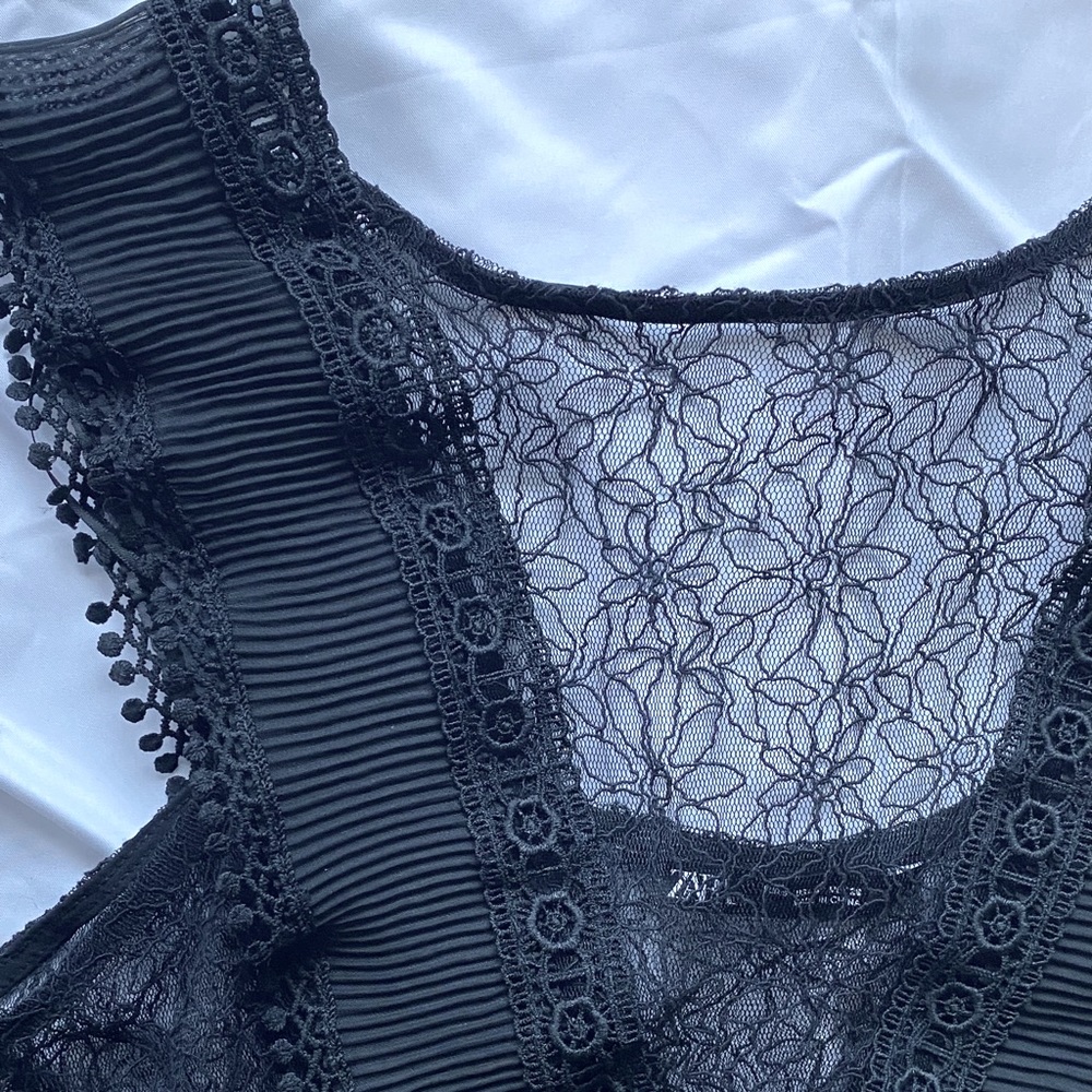 Zara Black Lace V-Neck Embroidered Lace Dress with Slit Opening - Picture 2 of 4
